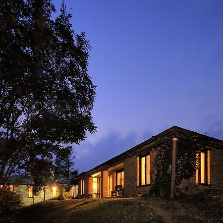 Tiger Mountain Pokhara Lodge Buitenkant foto