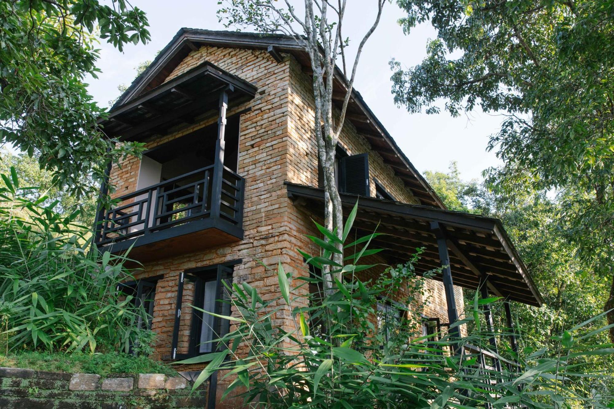Tiger Mountain Pokhara Lodge Buitenkant foto