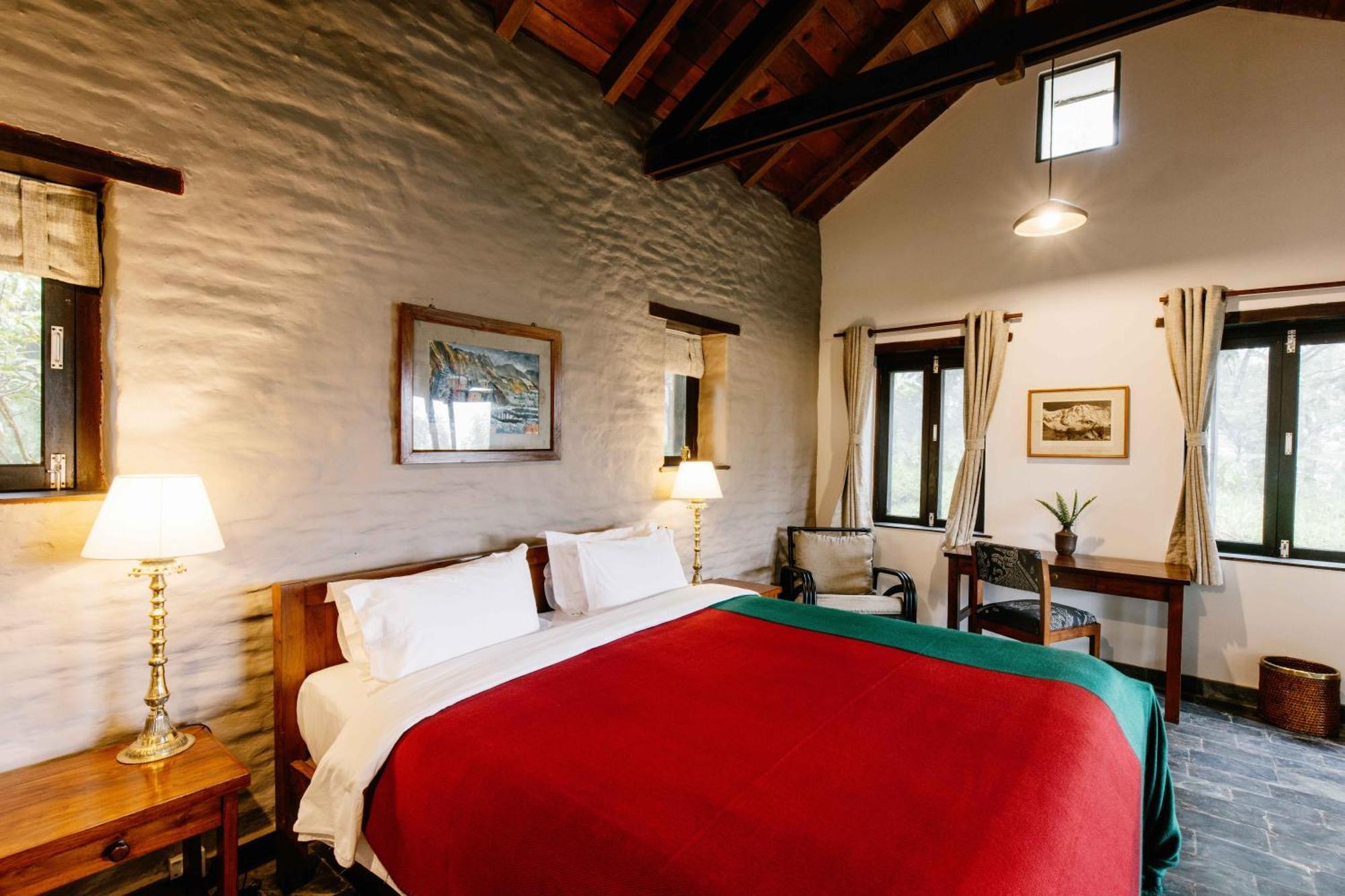 Tiger Mountain Pokhara Lodge Buitenkant foto