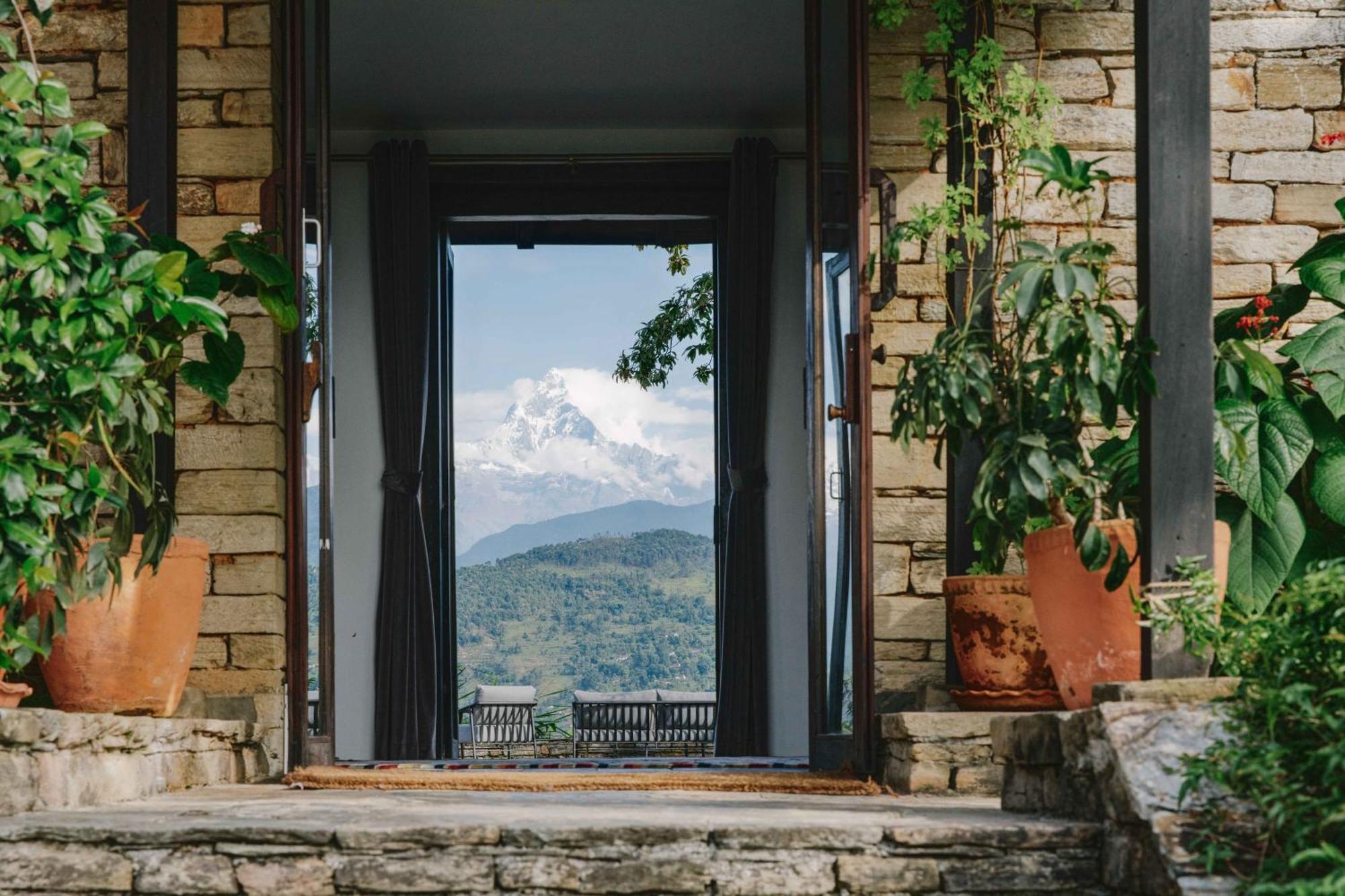Tiger Mountain Pokhara Lodge Buitenkant foto