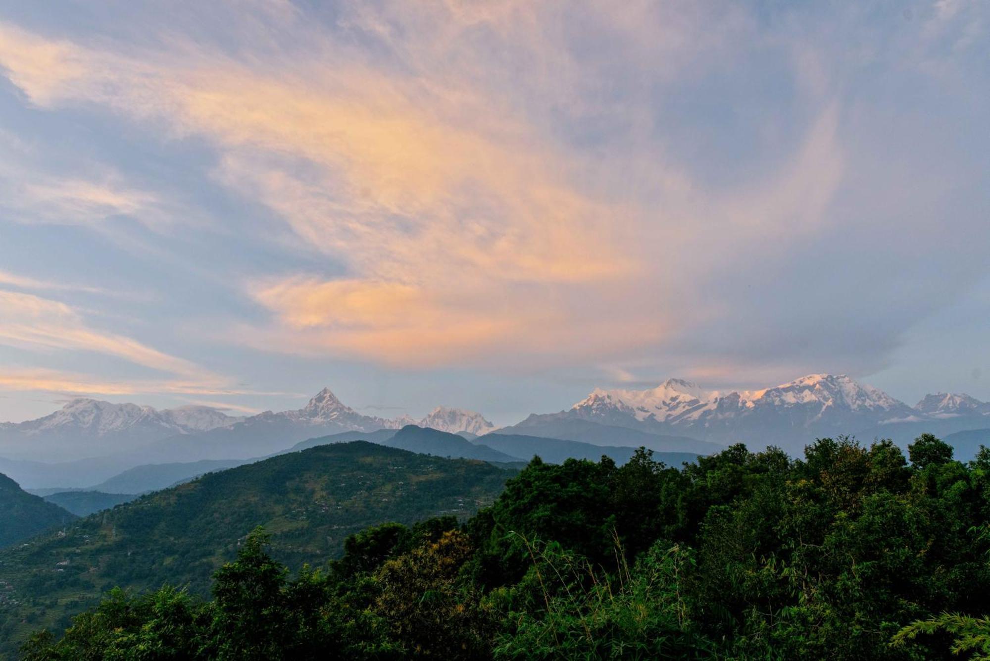 Tiger Mountain Pokhara Lodge Buitenkant foto