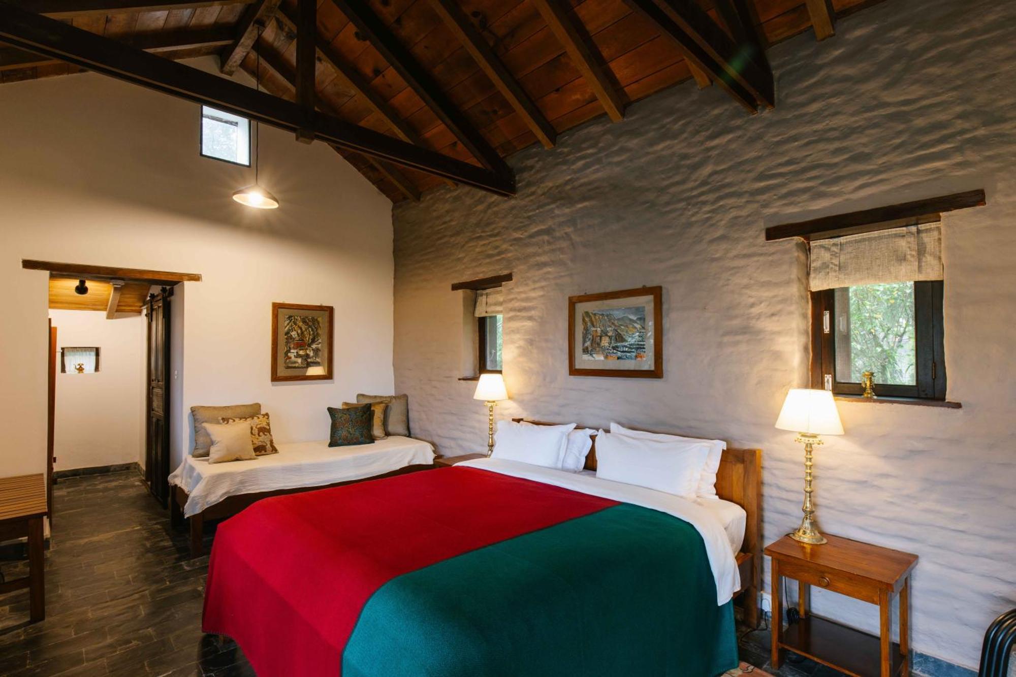 Tiger Mountain Pokhara Lodge Buitenkant foto