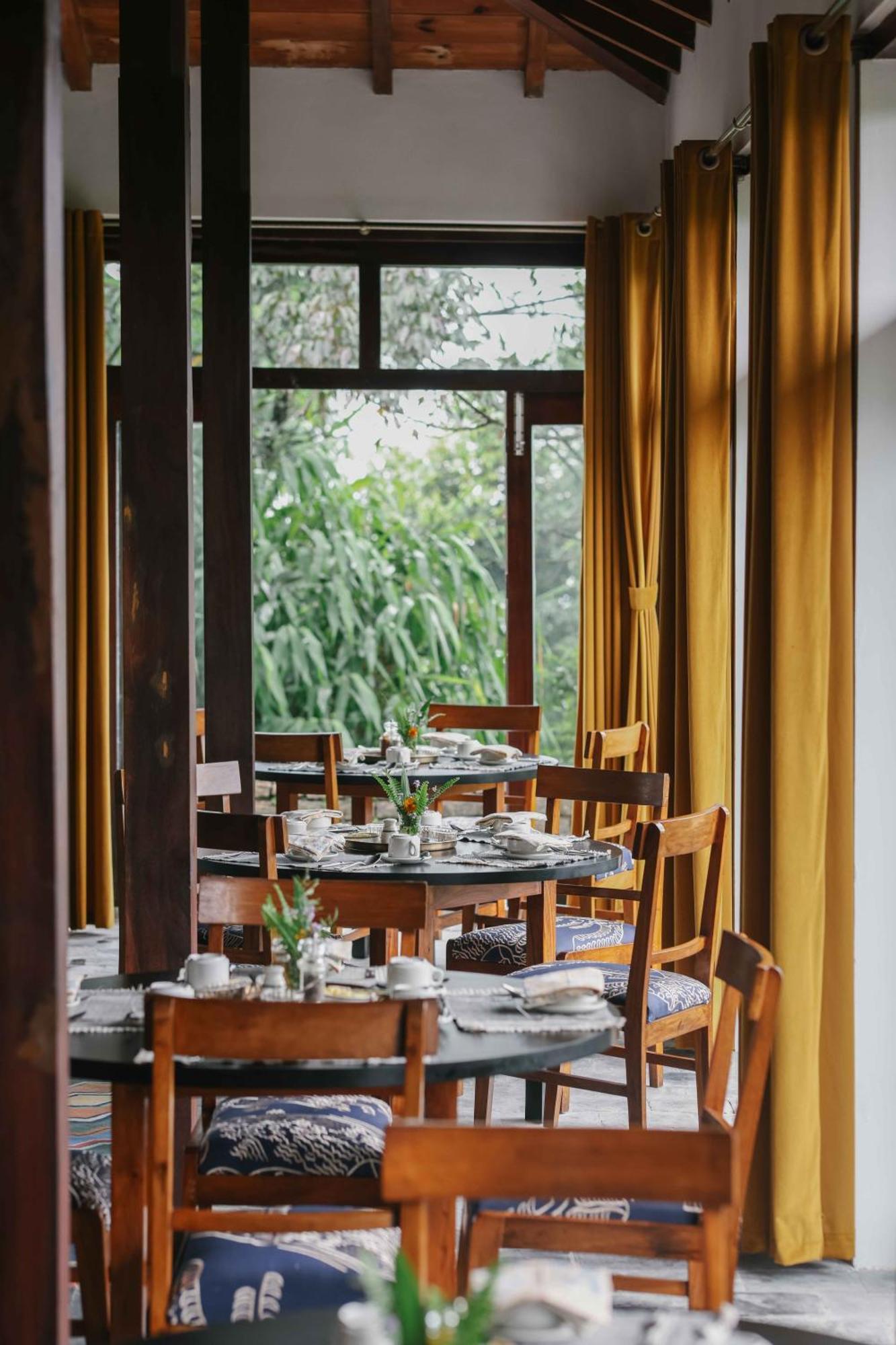 Tiger Mountain Pokhara Lodge Buitenkant foto