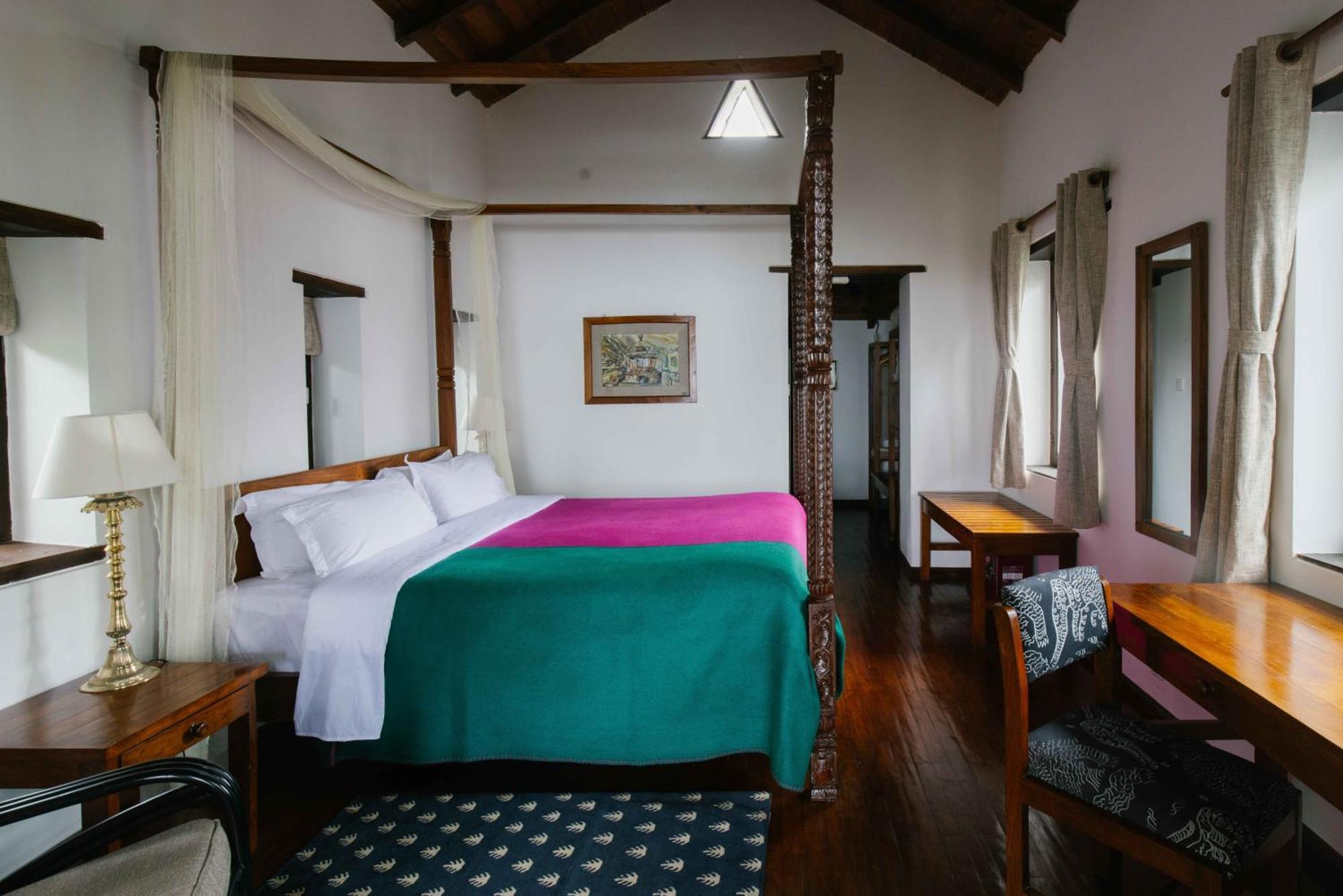Tiger Mountain Pokhara Lodge Buitenkant foto