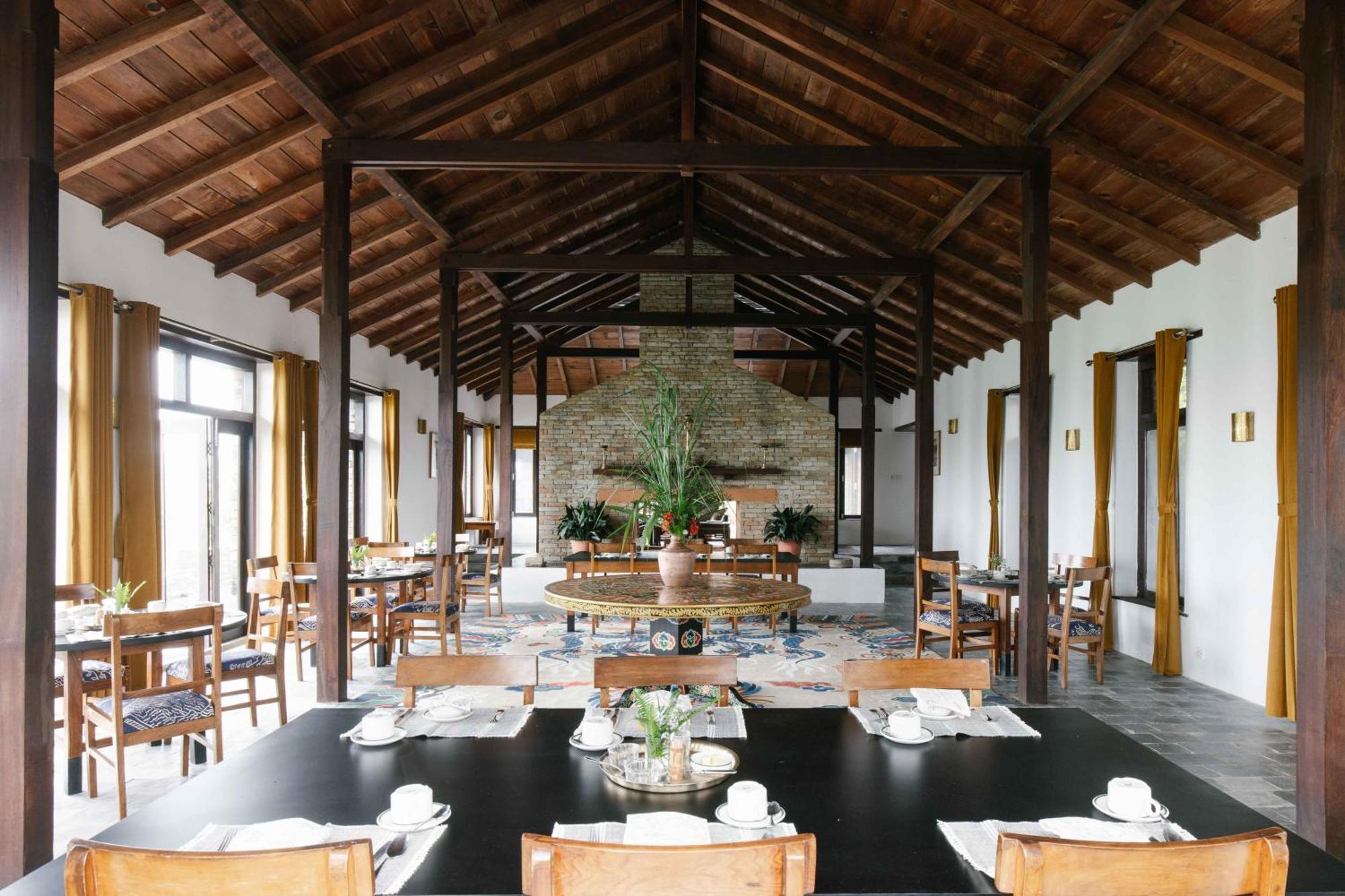 Tiger Mountain Pokhara Lodge Buitenkant foto