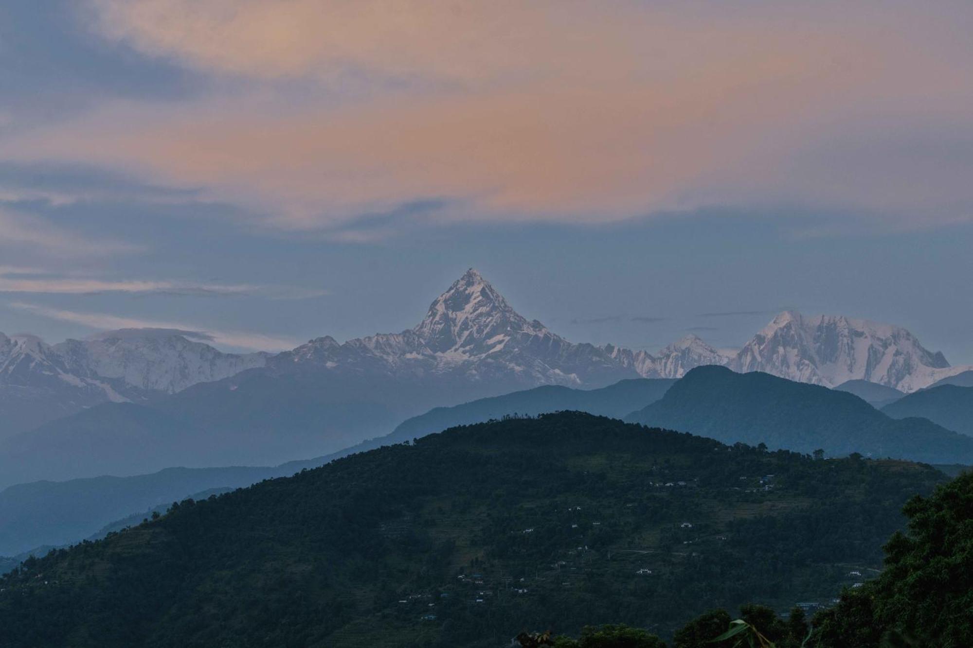 Tiger Mountain Pokhara Lodge Buitenkant foto